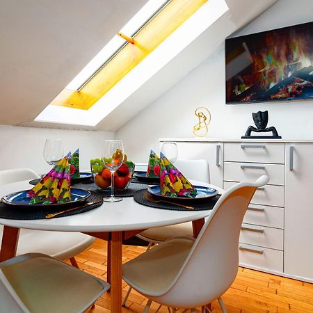 Golden River Apartment Прага Екстер'єр фото