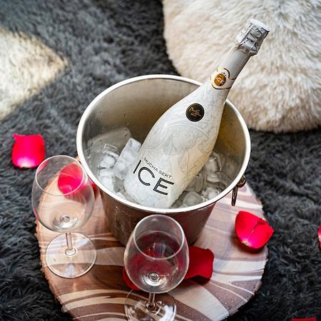 Golden River Apartment Прага Екстер'єр фото
